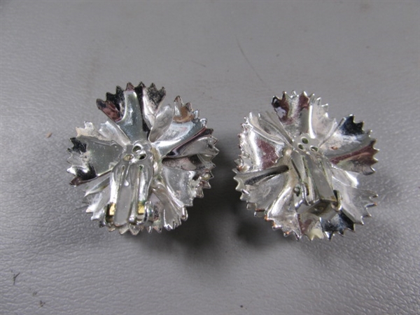 VINTAGE GOLD & SILVER TONE CLIP-ON & SCREW BACK EARRINGS