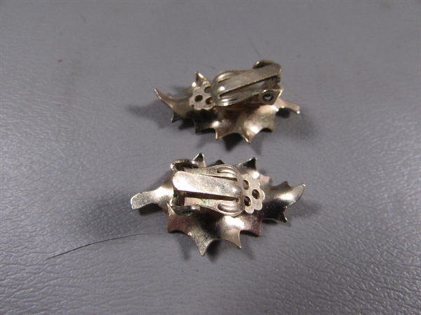 VINTAGE GOLD & SILVER TONE CLIP-ON & SCREW BACK EARRINGS