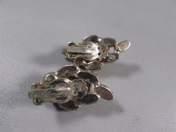 VINTAGE RHINESTONE SILVER TONE CLIP-ON & SCREW BACK EARRINGS