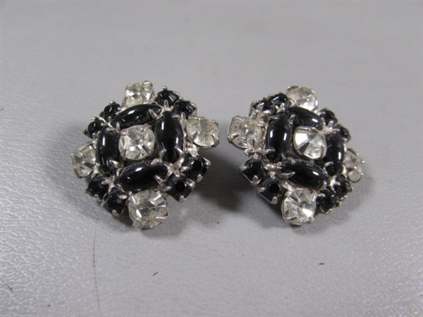 VINTAGE RHINESTONE SILVER TONE CLIP-ON & SCREW BACK EARRINGS