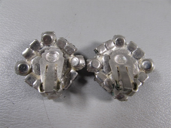 VINTAGE RHINESTONE SILVER TONE CLIP-ON & SCREW BACK EARRINGS