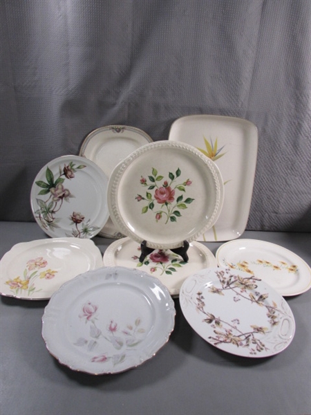 MIXED LOT OF PRETTY FLORAL THEMED PLATES