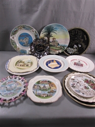 LARGE COLLECTION OF SOUVENIR PLATES