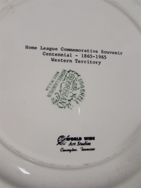 LARGE COLLECTION OF SOUVENIR PLATES