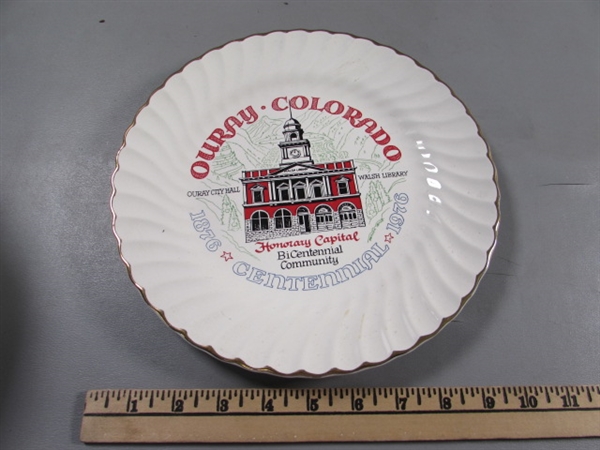 LARGE COLLECTION OF SOUVENIR PLATES