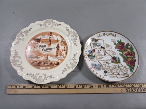 LARGE COLLECTION OF SOUVENIR PLATES