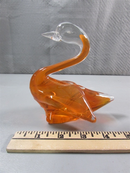 BEAUTIFUL HAND BLOWN ORANGE/CLEAR/WHITE ART GLASS & PAPERWEIGHTS