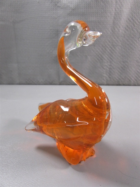 BEAUTIFUL HAND BLOWN ORANGE/CLEAR/WHITE ART GLASS & PAPERWEIGHTS