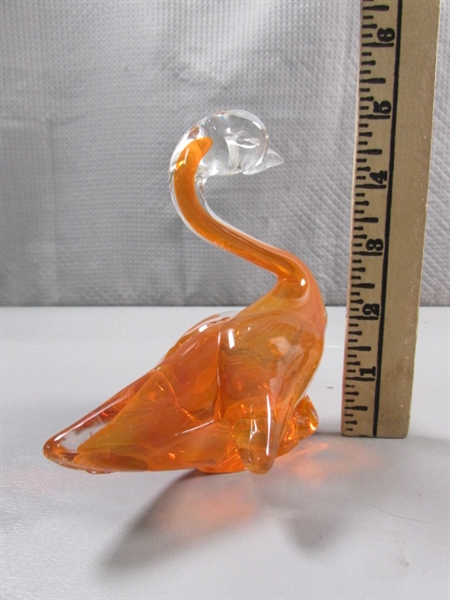 BEAUTIFUL HAND BLOWN ORANGE/CLEAR/WHITE ART GLASS & PAPERWEIGHTS