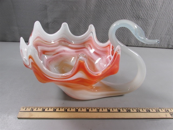 BEAUTIFUL HAND BLOWN ORANGE/CLEAR/WHITE ART GLASS & PAPERWEIGHTS