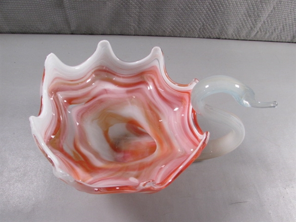 BEAUTIFUL HAND BLOWN ORANGE/CLEAR/WHITE ART GLASS & PAPERWEIGHTS