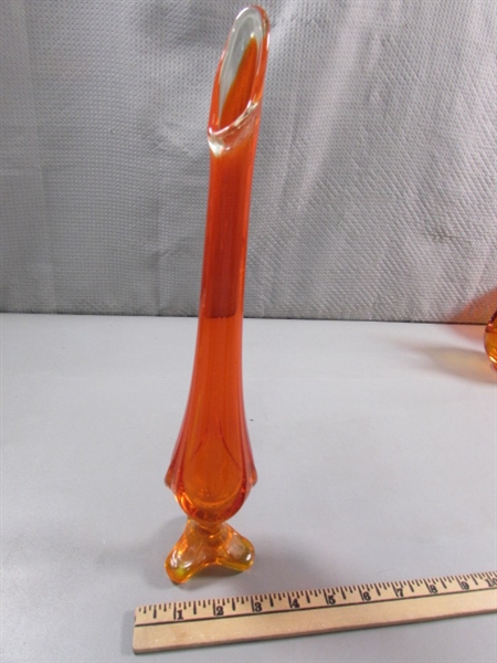 STUNNING HAND BLOWN ART GLASS IN ORANGE