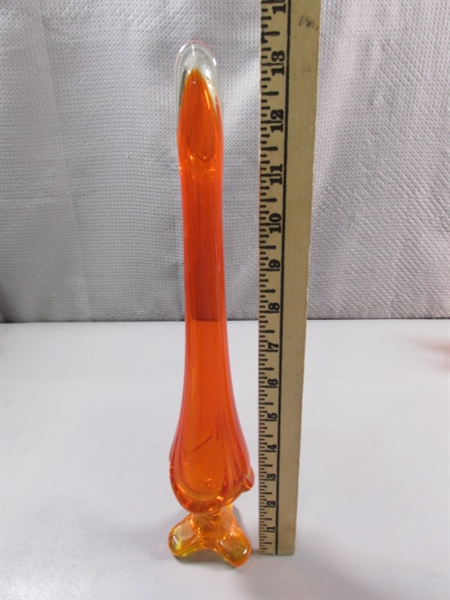 STUNNING HAND BLOWN ART GLASS IN ORANGE