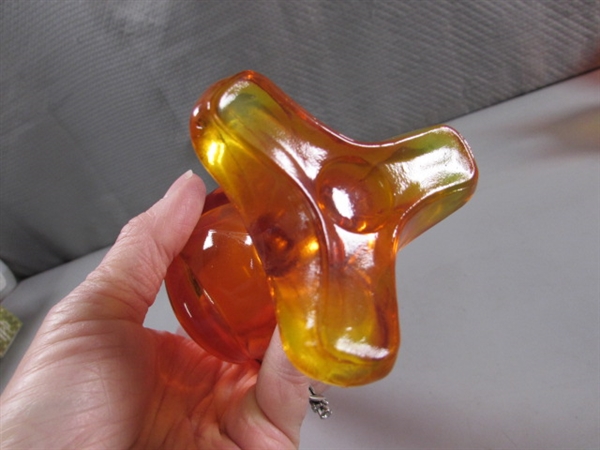 STUNNING HAND BLOWN ART GLASS IN ORANGE