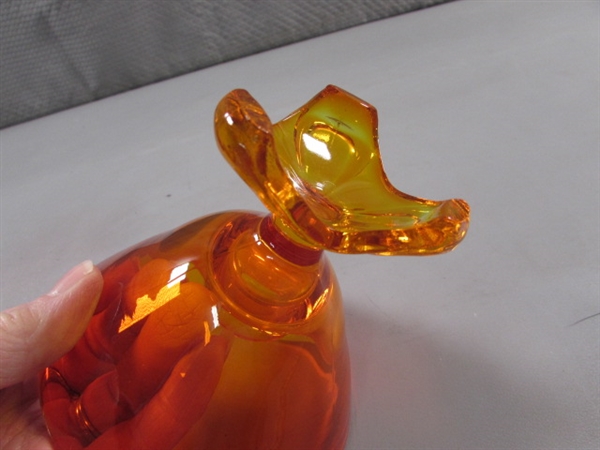 STUNNING HAND BLOWN ART GLASS IN ORANGE