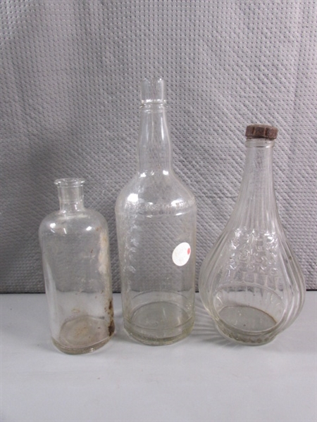 LOT #1 VINTAGE & ANTIQUE CLEAR GLASS BOTTLES