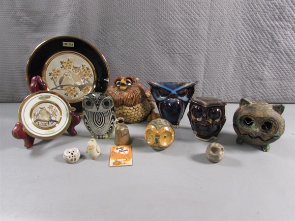 OWL FIGURES & 2 ART OF CHOKIN 24KT GOLD RIMMED PLATES