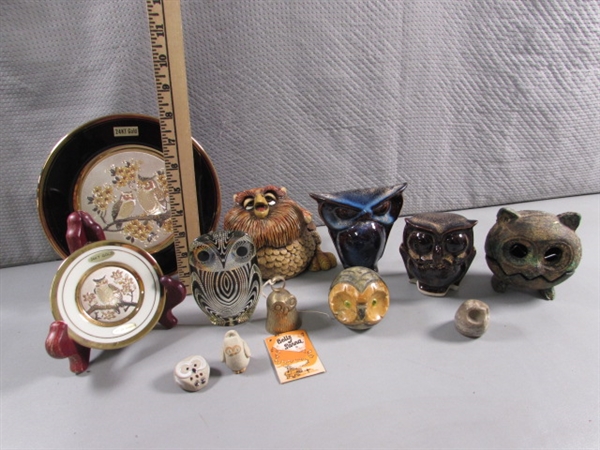 OWL FIGURES & 2 ART OF CHOKIN 24KT GOLD RIMMED PLATES