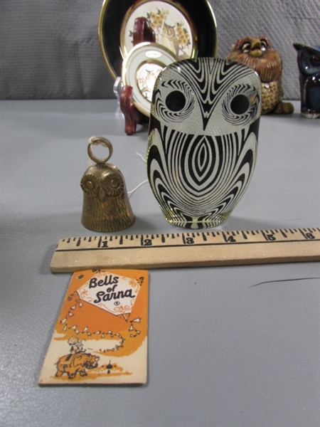 OWL FIGURES & 2 ART OF CHOKIN 24KT GOLD RIMMED PLATES