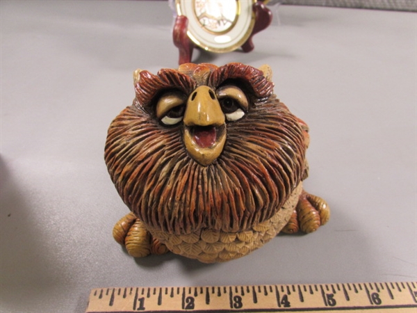 OWL FIGURES & 2 ART OF CHOKIN 24KT GOLD RIMMED PLATES