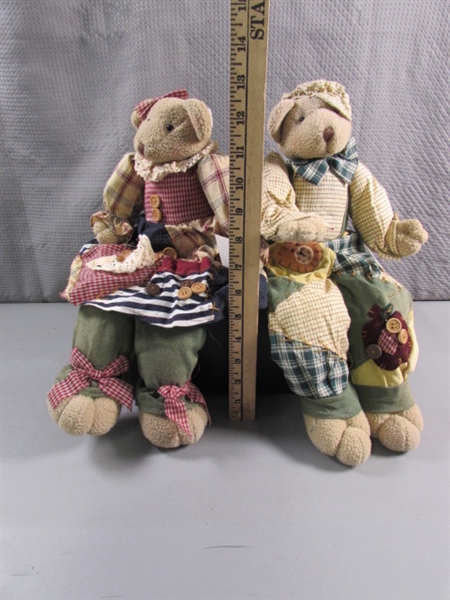 PAIR OF SHELF SITTER BEARS