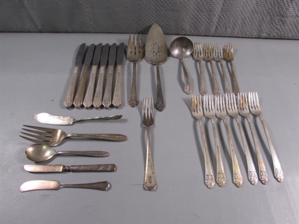 MIXED DESIGNS SILVERPLATE FLATWARE