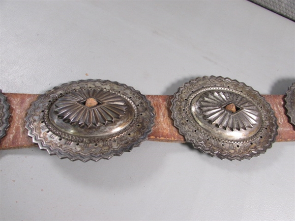 VINTAGE LEATHER BELT WITH LARGE CONCHOS