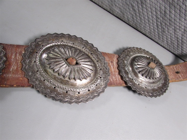 VINTAGE LEATHER BELT WITH LARGE CONCHOS