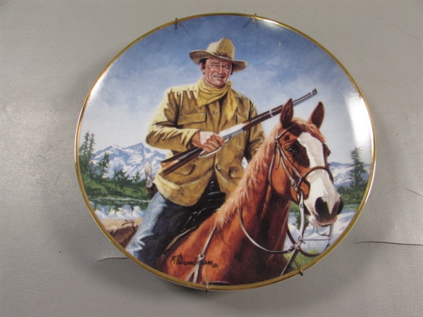 JOHN WAYNE COLLECTOR PLATES AND DVD SET