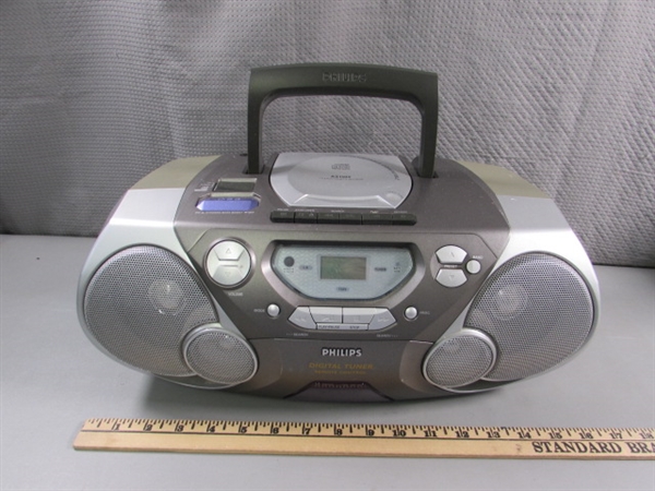 PHILIPS CD/CASSETTE/RADIO W/REMOTE & MINI PAPER SHREDDER