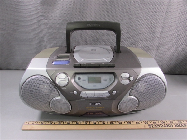 PHILIPS CD/CASSETTE/RADIO W/REMOTE & MINI PAPER SHREDDER