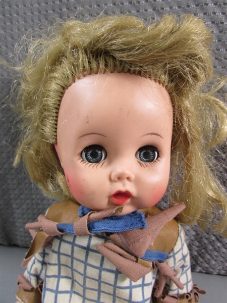 VINTAGE JOINTED DOLL IN NEED OF A HAIRDRESSER