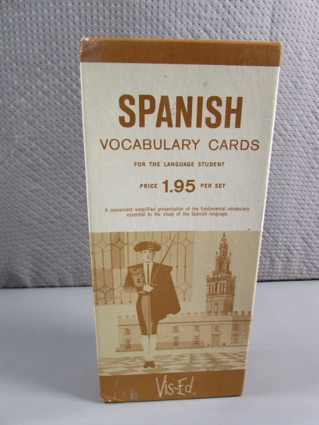 VINTAGE SPANISH SCHOOL BOOKS & VOCABULARY CARDS