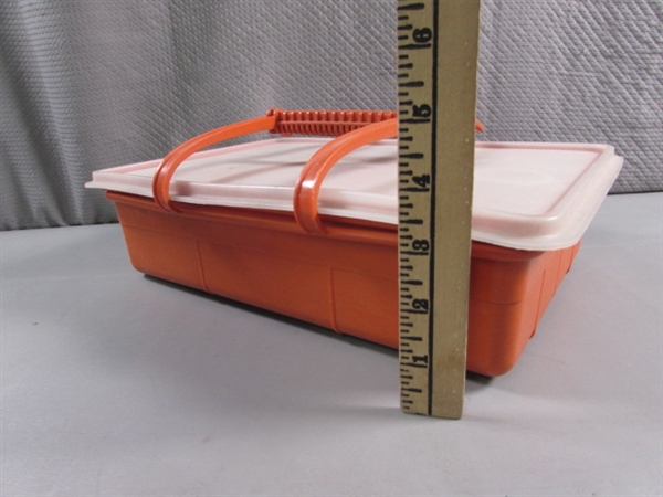 VINTAGE TUPPERWARE ORGANIZER W/SEWING SUPPLIES