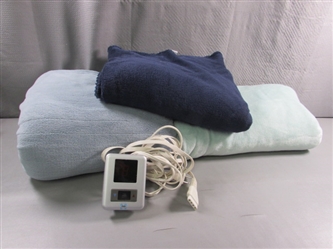 TWIN ELECTRIC BLANKET & 2 TWIN FLEECE BLANKETS