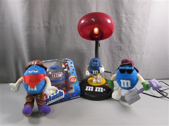 M&M LAMP, CANDY DISPENSER & 2 PLUSH M&MS