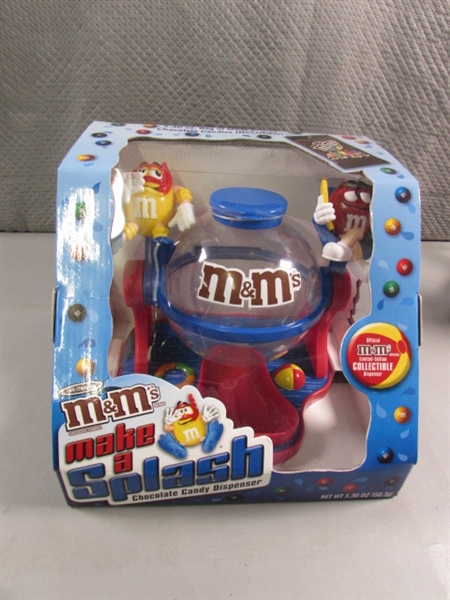 M&M LAMP, CANDY DISPENSER & 2 PLUSH M&M'S