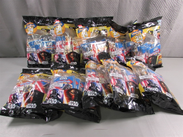 10 NEW PACKS (24 CT) STAR WARS PLAY PACKS