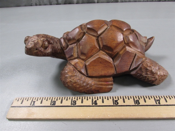 CARVED WOODEN TURTLE & TURTLE LIGHT