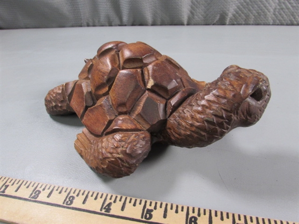 CARVED WOODEN TURTLE & TURTLE LIGHT