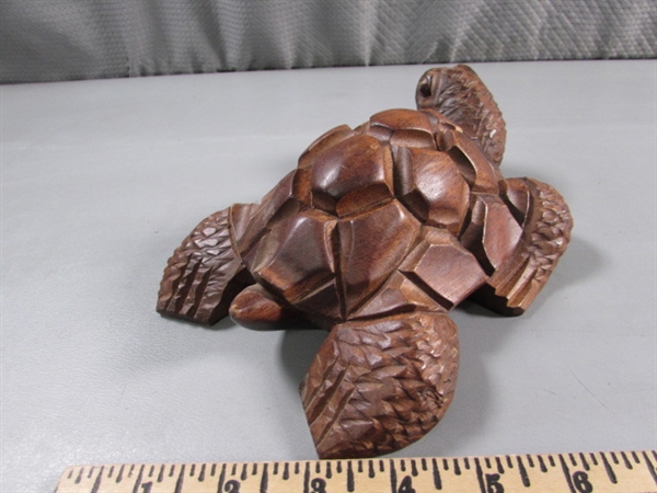 CARVED WOODEN TURTLE & TURTLE LIGHT