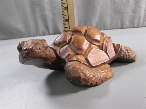 CARVED WOODEN TURTLE & TURTLE LIGHT