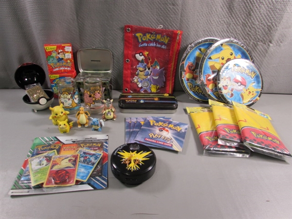 COLLECTION OF POKEMON ITEMS INCLUDING 23 KT GOLD PLATED POLIWHIRL TRADING CARD