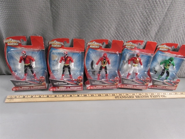 POWER RANGERS SUPER MEGAFORCE FIGURINES