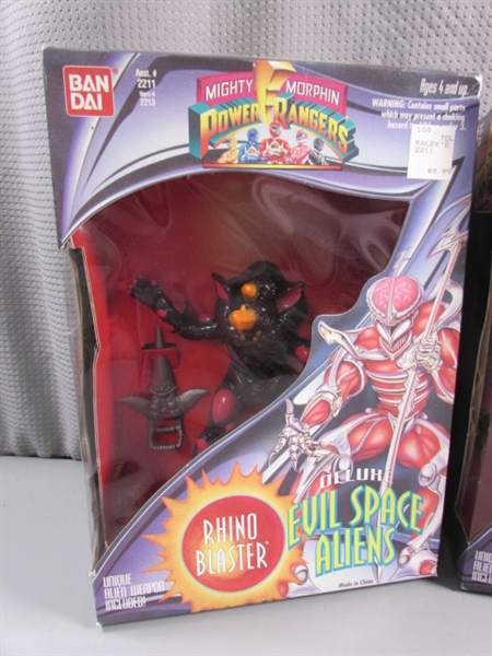 2 MIGHTY MORPHIN POWER RANGERS EVIL SPACE RANGERS FIGURINES