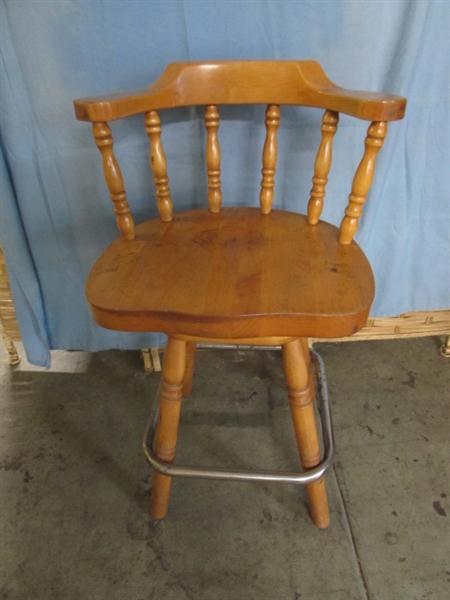 OAK BAR STOOL W/SWIVEL SEAT