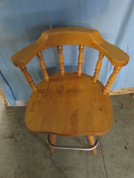 OAK BAR STOOL W/SWIVEL SEAT