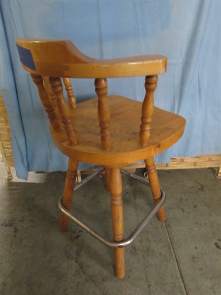 OAK BAR STOOL W/SWIVEL SEAT