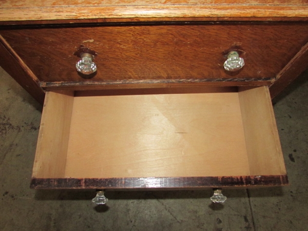 ANTIQUE QUARTER SAWN OAK 2-DRAWER SIDE TABLE W/GLASS DRAWER PULLS