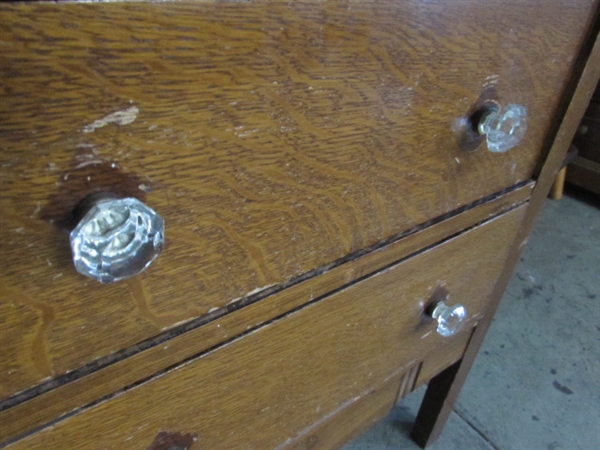 ANTIQUE QUARTER SAWN OAK 2-DRAWER SIDE TABLE W/GLASS DRAWER PULLS